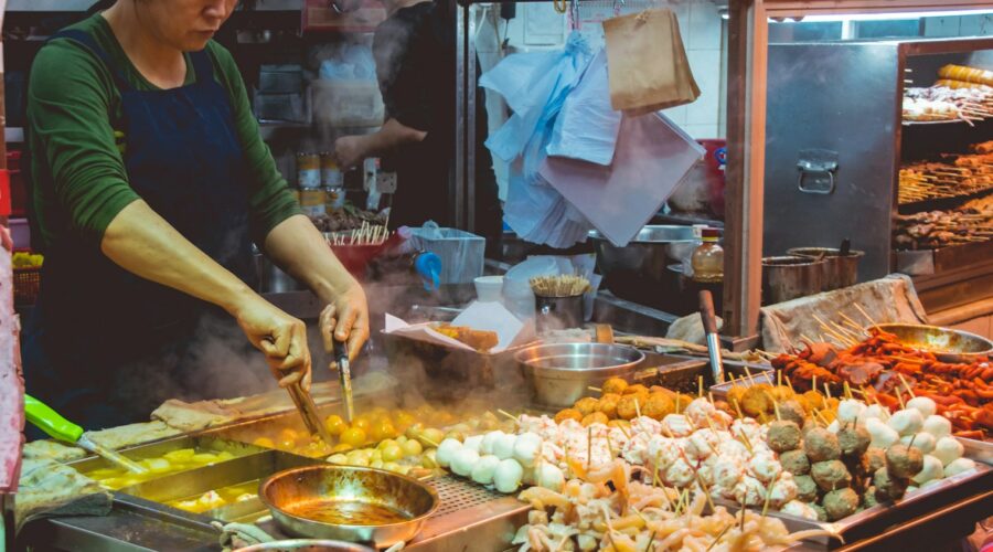 woman cooking street foods